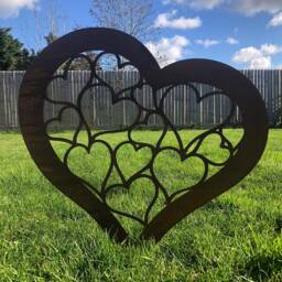 Metal Heart Garden Statue Rustic Steel Lawn Art, UK Made Anniversary Wedding Birthday Gift - thumbnail 3