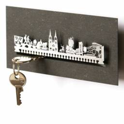 Regensburg Skyline Key Rack - Historic City Silhouette Gift - thumbnail 1