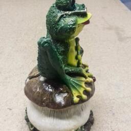 statue Frog Garden Toad Green Sculpture Feng Shui Figure Large Lawn Decor Outdoor Funny Animal Yard Ornament Mushroom Lover Gift - thumbnail 3