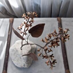 ??etal Flower - Forged Copper Lilac On River Stone. Sculpture By Thesteelstylethings, 7 Anniversary Gift - thumbnail 3