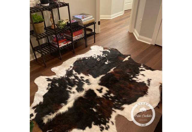 Tricolor High Quality Cowhide Rug, Hair On Hide, Koeienhuid, Kuhfell Teppich, Peau De Vache Sizes - M - L - xl - Jumbo - image 1