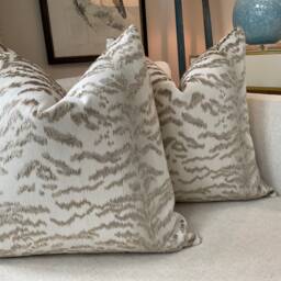 "Cowtan & Tout Pillow Cover ""Rajah" - thumbnail 3
