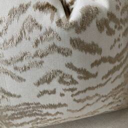"Cowtan & Tout Pillow Cover ""Rajah" - thumbnail 4
