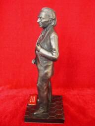 Dr. Who William Hartnell Figurine, Legends Forever Limited Edition - thumbnail 2