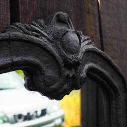 Small Baroque Pretty Stone Vintage Mirror - thumbnail 4