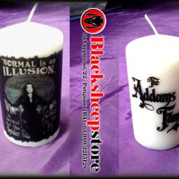Morticia Addams Candle, Customizable, Achievable On Request With Any Image, Photo Or Phrase Of Your Choice, Complimentary Brooch, Halloween - thumbnail 2
