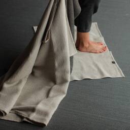 Waffle Linen Bath Mat Organic Cotton Blend, Absorbent Shower Rug - thumbnail 3