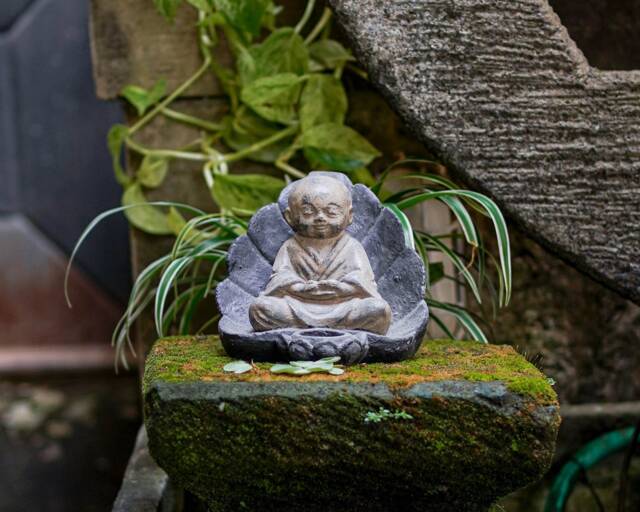 Meditating Buddha On Leaf 5.5 Inch/13 cm, Mini Buddha, Statue, Concrete Figurine, Garden Decor, Outdoor Housewarming - image 1