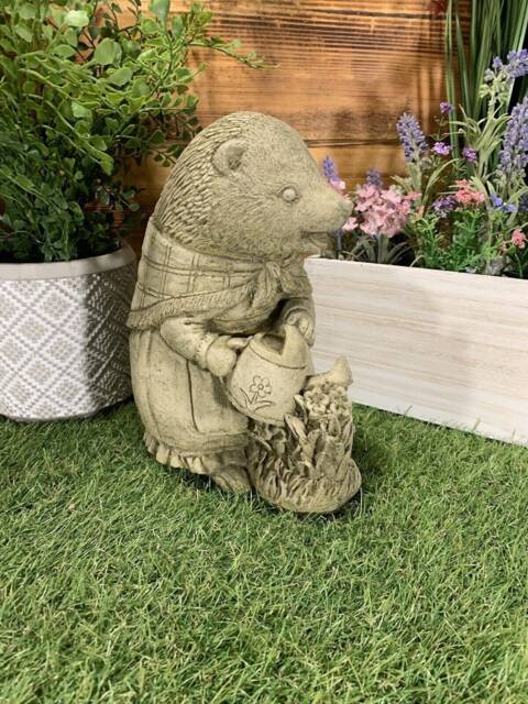 Stone Garden Wind in The Willow Hedgehog Watering Can Concrete Statue Ornament - image 1