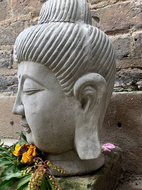 Beautifully Detailed Kwan Yin Head Statue, For The Home Or Garden. From Sius - image 1