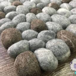 Pebble Rug Stone Made Felt Carpet For Living Room Decor, Wool Hand-Felted Office & Home Pom Mat - thumbnail 2