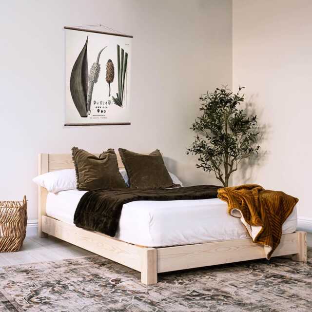 Model 04 - Low Wooden Bed - image 1