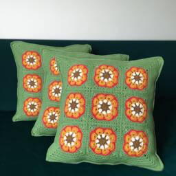 Crochet African Flower Pillow Cover Granny Square Cushion With Wooden Buttons - thumbnail 2