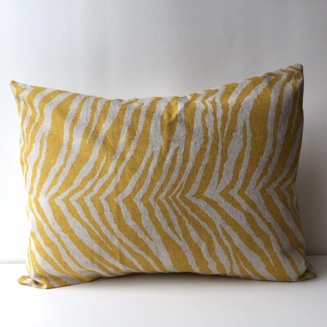 14x18 Yellow On Natural, Zebra Pattern