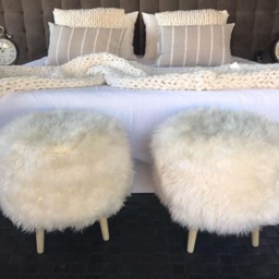 Sheepskin Bench Lamb Pouf 1.5 Ft Diameter - thumbnail 2