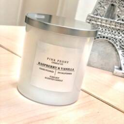 Raspberry & Vanilla Soy Candle - thumbnail 2