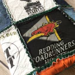 T Shirt Rag Quilt, Memory Blanket, Graduation Gift, High School Stadium Christmas College Gift - thumbnail 4