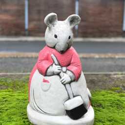 Cleaning Mouse Concrete Statue Garden Animal Stone Sculpture Outdoor Sweeping Figurine Handmade Farmhouse Lawn Decor Art Gift - thumbnail 3