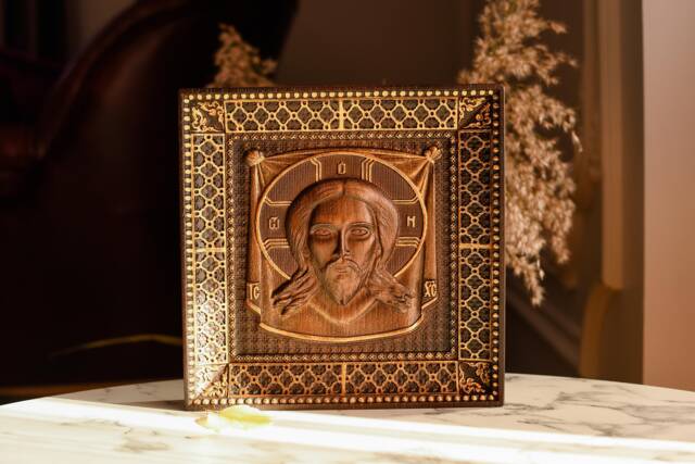 Veil Of Veronica Icon Hand-Carved Oak Wood Christian Wall Art Personalized, Xs-Xxl, Tax Free - image 1
