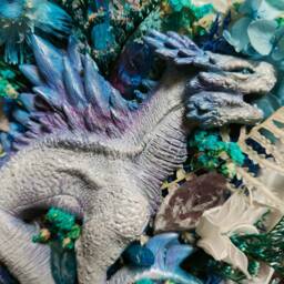 Handmade Godzilla Inspired Shimo Titan Monster Legendary Ice Kaiju Crystal Framed Wreath Sculpture - thumbnail 4