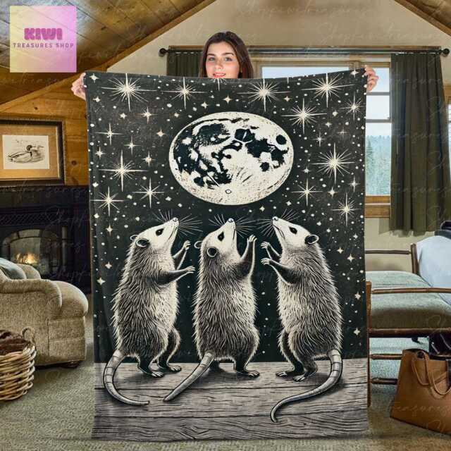 Opossum Howling At Moon Fleece Blanket Funny Trash Animal Gift - image 1