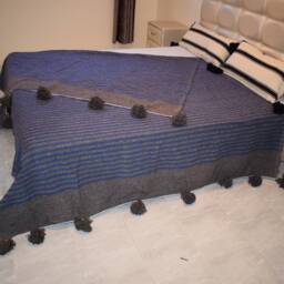 Beautiful Batania Blanket - thumbnail 4