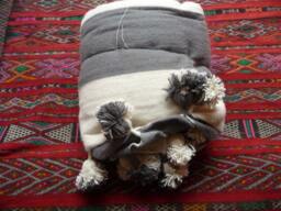 Beautiful Batania Blanket - thumbnail 1