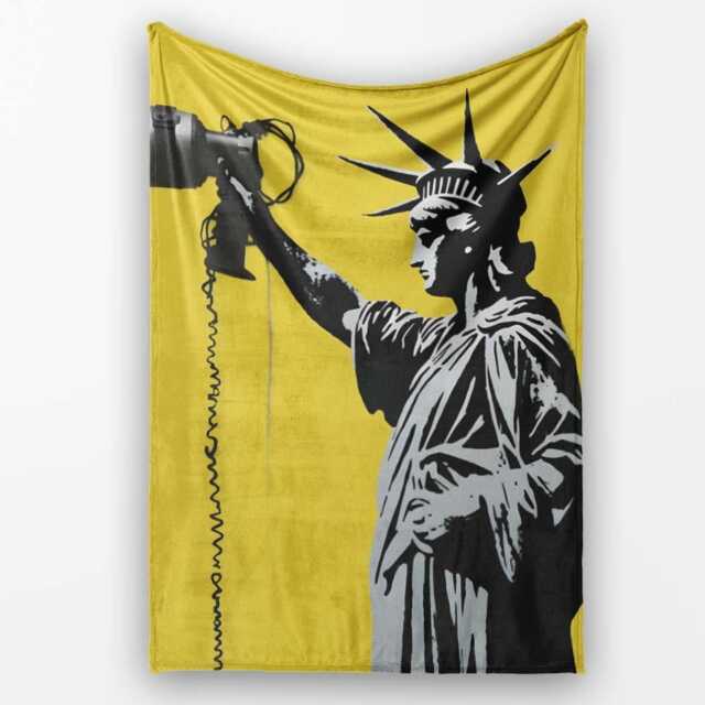 Statue Of Liberty Holding Megaphone Graffiti, Comfortable Everyday Use, Stylish Room Decoration - Super Soft Fleece Blanket Bed Sofa Throw - image 1