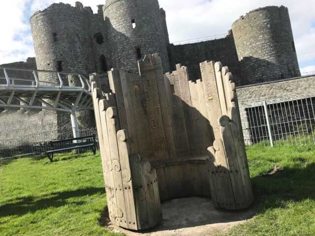 Handmade Wooden Castle-Inspired Throne Bench - Perfect For Garden Or Memorial