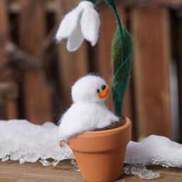 Melted Snowman & Snowdrop Flower in A Tiny Ceramic Pot Needle Felted Art Collectible - thumbnail 4