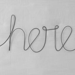 Memories Happen Here Wire Word Wall Hanging Art - thumbnail 4