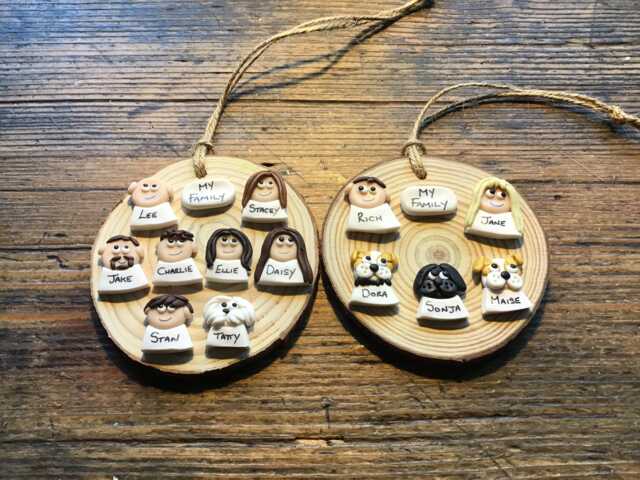 Personalised Family Plaque Handmade Wood Slice Decoration Family Tree Mothers Day Gift For Sister Mum Gran Christmas Present New Home - image 1