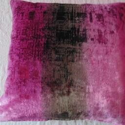 Designers Guild Fabric Cushion Cover Phipps Fuchsia/Pillow - thumbnail 3