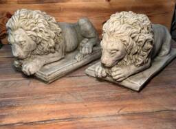 Stone Garden Pair Of Proud Chatsworth Lions On Base Statue Pillar Cap Ornament - thumbnail 1