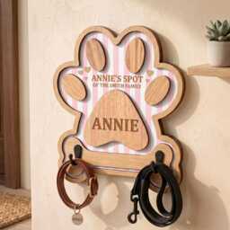 Personalized Wooden Dog Leash Holder, Custom Name Paw Shaped Wood Wall Hook, Pink Stripe Pet Key Holder Decor, New Puppy Gift