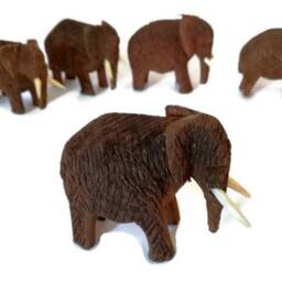 Herd Of 5 Carved Dolf/Mukwa/Kiaat Wood Elephants. African Teakwood Set Safari Gentle Giants. Mini Wooden Figurines/Sculptures Deco Art - thumbnail 3