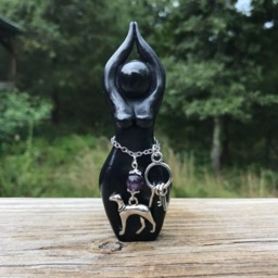 Hecate Story Goddess Statue - Hekate, Crone, Wisdom, Priestess, Crossroads, Sculpture, Figurine - thumbnail 2