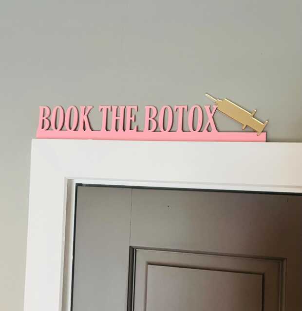 Book The Botox Door Topper Funny Clinic Decor With Mirror Syringe - image 1