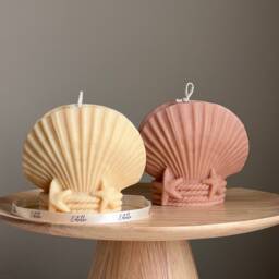 Large Seashell Soy Wax Candle - Coastal Home Decor - thumbnail 1