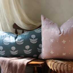Hand Block Printed Blue Floral Linen Pillow Cover - Scandinavian Mid Century Decor - thumbnail 2