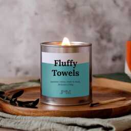 Fluffy Towels Candle, Wood Wick, Clean Cotton Scent - thumbnail 2