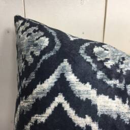 Handwoven Silk Ikat Pillow Cover, Turkish Home Decor - 24x24 - thumbnail 3