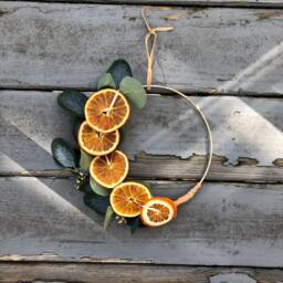 Dried Orange Eucalyptus Wreath, Citrus Rustic Christmas Fruit Gratitude Gift, Nordic Wreath, Winter Wreath - thumbnail 2