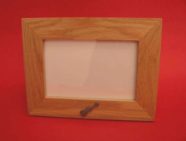 "Violin Design Real Oak Picture Frame 4"" X 6" - image 1