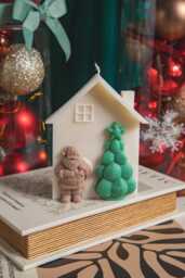 Handmade Santa House Candle - Christmas Home Decor Soy Wax - thumbnail 1