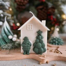 Handmade Santa House Candle - Christmas Home Decor Soy Wax - thumbnail 3
