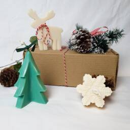 Christmas Candle Gift Set Soy Wax Reindeer, Tree, Snowflake Trio - thumbnail 2