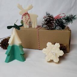 Christmas Candle Gift Set Soy Wax Reindeer, Tree, Snowflake Trio - thumbnail 3