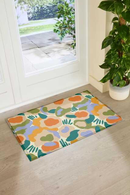 Elizabeth Olwen Smudge Flowers Indoor Outdoor Doormat - Botanical Entrance Rug Retro Floral Decor Housewarming Gift 90x60cm - image 1