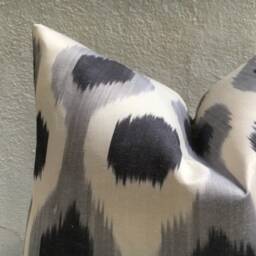 Handwoven Silk Ikat Pillow Cover, Modern Accent Cushion - 20x20 - thumbnail 2